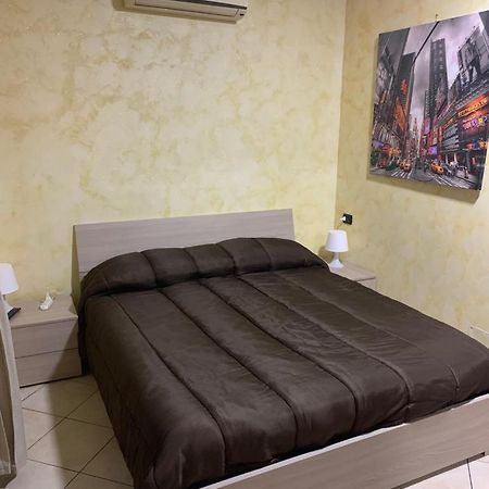 Airport Bedroom House Catania Bagian luar foto