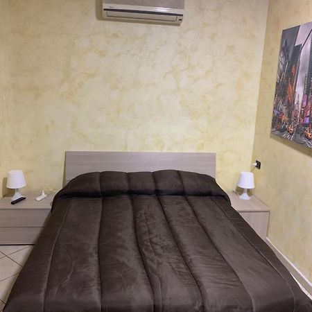 Airport Bedroom House Catania Bagian luar foto